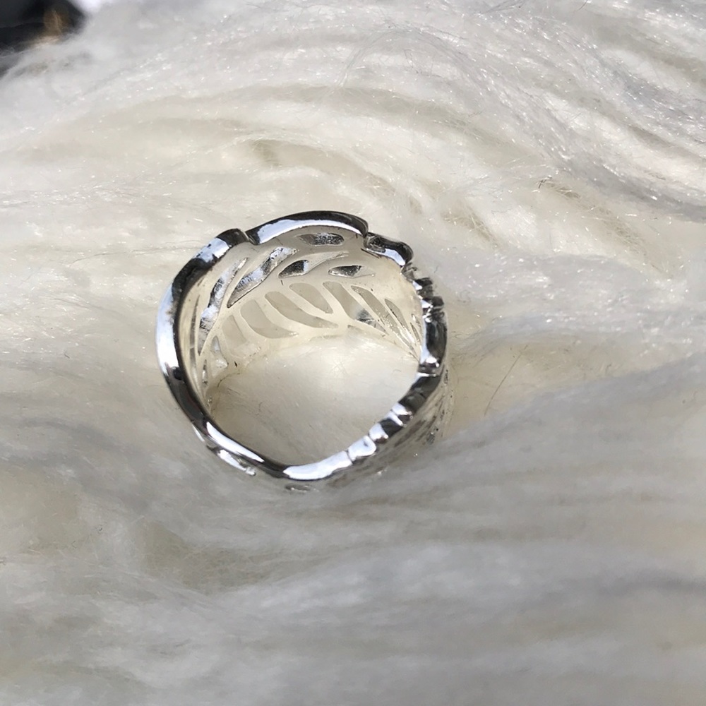 Silver Openwork Leaf Ring - Picture 5 of 7
